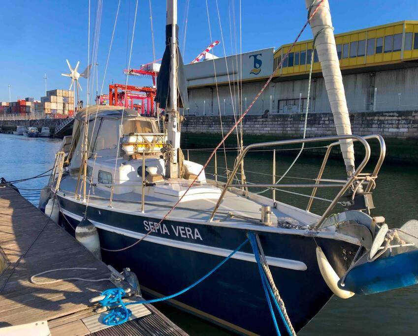 Cozy Lisbon Marina Sleepaboard - Sail Away Lisboa Exterior foto