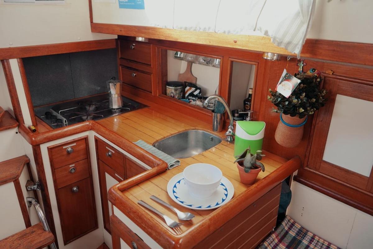 Cozy Lisbon Marina Sleepaboard - Sail Away Lisboa Exterior foto