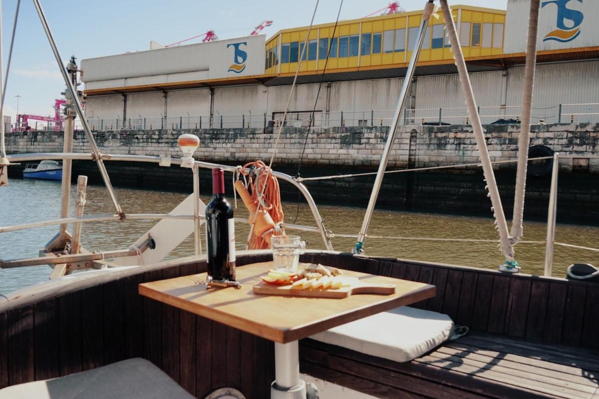 Cozy Lisbon Marina Sleepaboard - Sail Away Lisboa Exterior foto